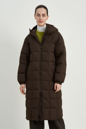Пуховое пальто с капюшоном