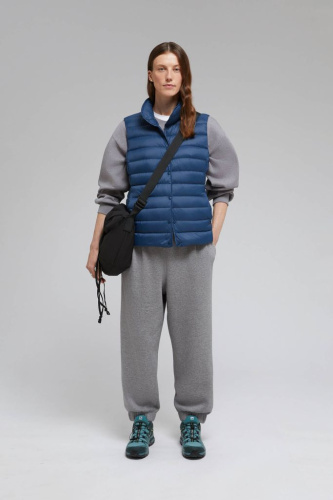 Стеганый пуховый жилет