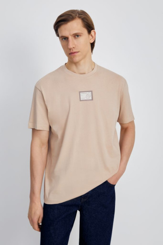 Свободная футболка с принтом