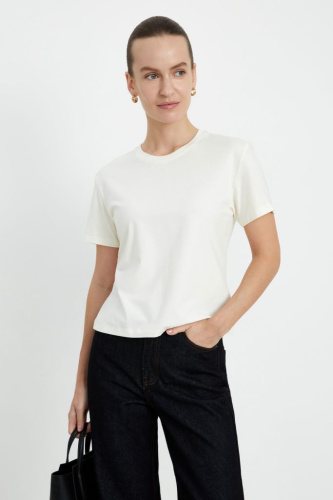 Футболка приталенного силуэта