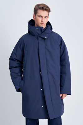 Пуховое пальто с капюшоном и отложным воротником