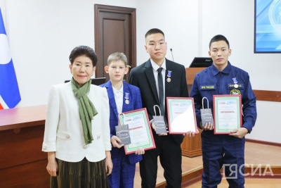 Детей-героев наградили в Якутии / Саина Титова Якутск Якутск Республика Саха (Якутия)