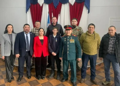 Герой России Андрей Григорьев — Тута встретился с жителями и школьниками в Олёкминском районе / ЯСИА   