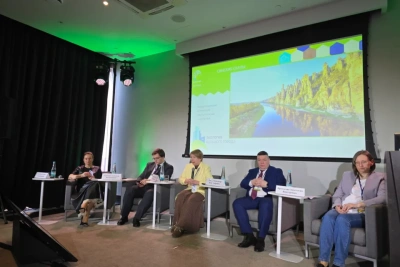 Вице-премьер Якутии предложила проводить свадебные церемонии в нацпарке «Ленские столбы» / ЯСИА   