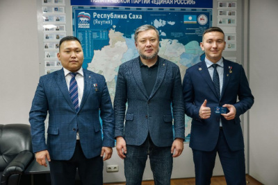 Герои России из Якутии вступили в ряды членов партии «Единая Россия» / Саина Титова   