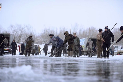 В Якутске провели субботник по заготовке льда для семей участников СВО / ЯСИА Якутск Якутск Республика Саха (Якутия)