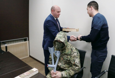 Настоящие солдаты /    