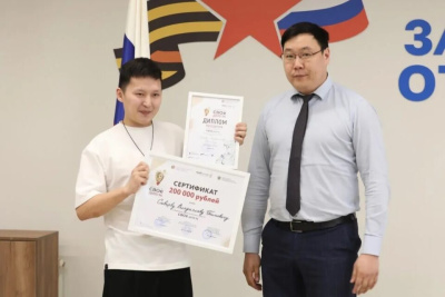 Ветеран СВО из Якутии выиграл грант на производство изделий из кожи / ЯСИА   