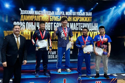 Якутский борец стал победителем турнира среди ветеранов в Монголии / Дьулустаан Сергеев   