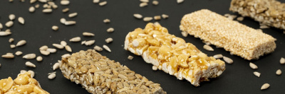 Россияне стали чаще покупать полезные снеки /    