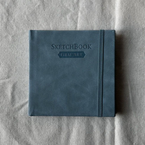 Скетчбук для графики Малевичъ "GrafArt white" 12х12 см 40 л 160 г, голубой дым