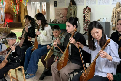 Якутян научат играть на национальном смычковом инструменте / ЯСИА   