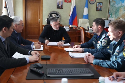 МЧС России оценило готовность сил и средств Якутии к сезонным угрозам / ЯСИА   