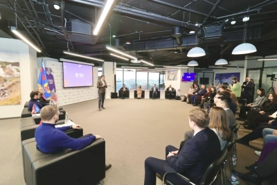 Алексей Чекунков встретился с выпускниками программы «Муравьев-Амурский 2030» / ЯСИА   