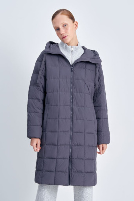 Пуховое пальто с капюшоном