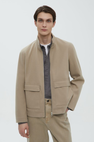 Куртка с накладными карманами