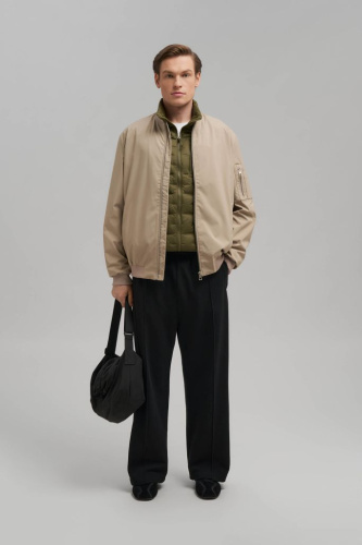 Куртка-бомбер на молнии