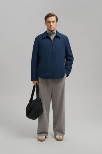 Ветровка с отложным воротником прямого кроя