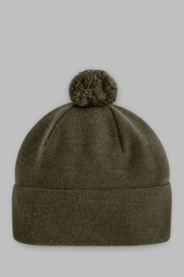 Вязаная шапка с помпоном