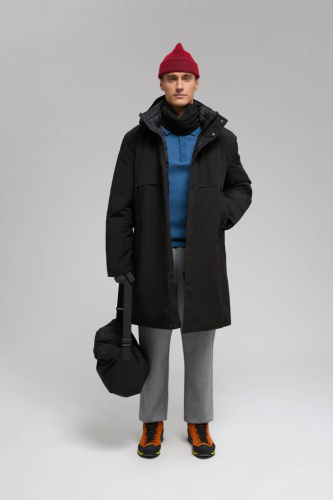 Утепленное пальто со съемным капюшоном