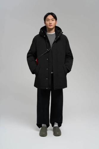 Однобортное пальто с капюшоном