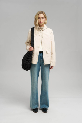 Ветровка с капюшоном свободного силуэта