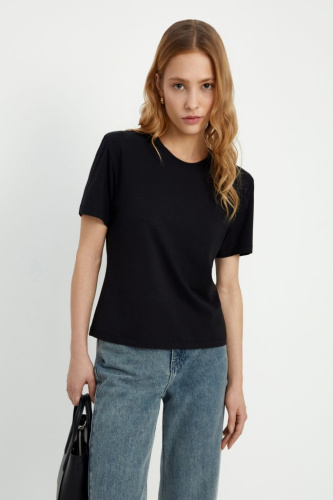 Футболка приталенного силуэта