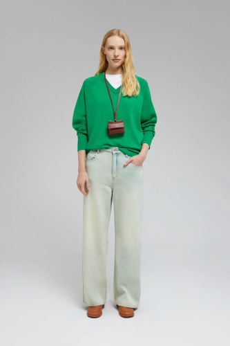 Джемпер с v-образным вырезом