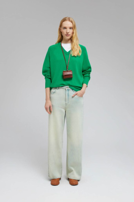 Джемпер с v-образным вырезом