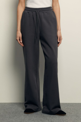 Спортивные брюки широкого кроя