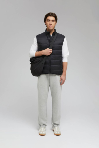 Стеганый пуховый жилет