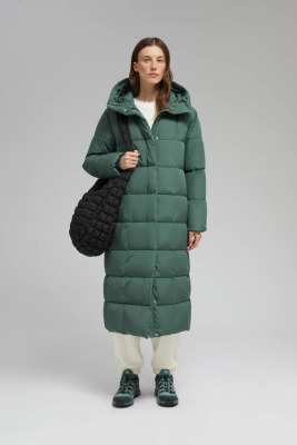 Утепленное пальто с капюшоном