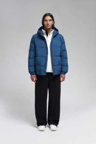 Утепленная куртка с капюшоном