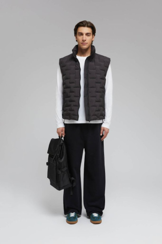 Утепленный стеганый жилет