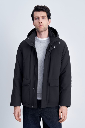 Куртка прямого силуэта с воротником-стойкой