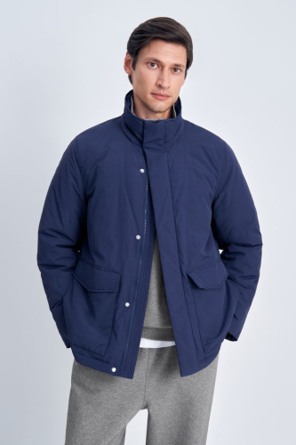 Куртка прямого силуэта с воротником-стойкой