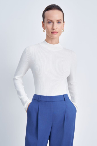 Джемпер приталенного силуэта с воротником-стойкой