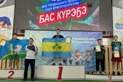 В Чурапче провели первенство Якутии по мас-рестлингу / Дьулустаан Сергеев   