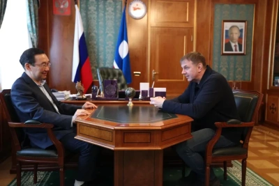 Айсен Николаев встретился с директором Русского театра Якутска / ЯСИА   