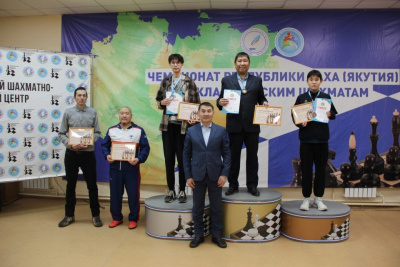 Дмитрий Егоров стал семикратным чемпионом Якутии по шахматам в Высшей лиге / Майя Гоголева   