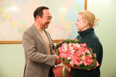 Айсен Николаев встретился с руководителем Комитета семей воинов Отечества Юлией Белеховой / ЯСИА   