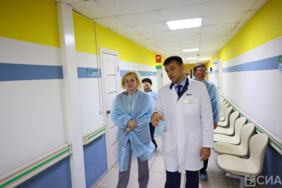 Юлия Белехова поставила высокую оценку работе офтальмологической больницы Якутии / Майя Гоголева   