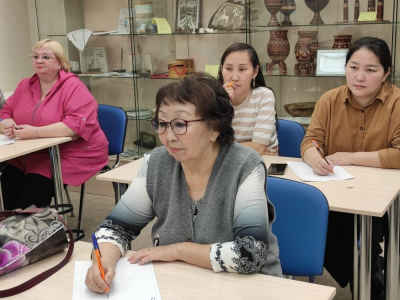 В библиотеке алмазной столицы прошла акция «Диктант Олонхо» /    