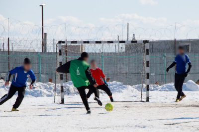 Соревнования по зимнему футболу среди осужденных состоялись в Якутии / ЯСИА   