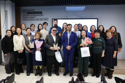 В Якутске наградили пятерку лучших реализованных проектов-победителей грантов главы Якутии / ЯСИА Якутск Якутск Республика Саха (Якутия)