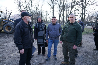 Юрий Трутнев проверил ход восстановительных работ в подшефном Якутии городе Докучаевске / ЯСИА   