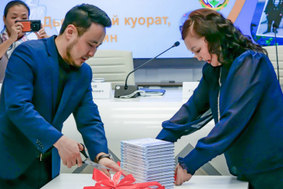 В Якутске презентовали книгу о деловой игре «Басхан» / Мария Горохова   