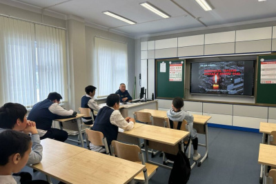 Уроки безопасности провели сотрудники МЧС Якутии в Кобяйском районе / ЯСИА   