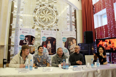 Артисты театра Кузбасса: «У мирнинцев есть уникальная возможность сделать предложение руки и сердца» /    