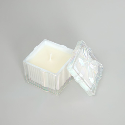 Свеча ароматическая Блестящий шелк/Shimmering silk